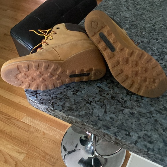 Timberland wedges in good condition - Picture 4 of 5